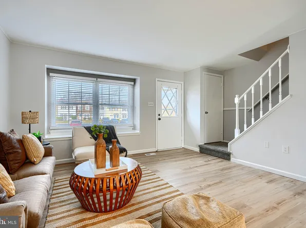 8 King Richard Ct Building 8, Rosedale, MD 21237