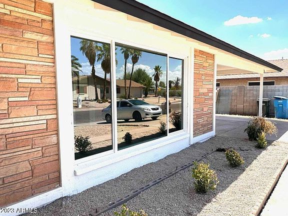 3rd image of 2035 W Coolbrook Ave
