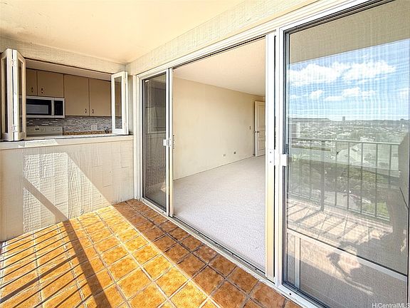 4th image of 1541 Dominis St #Penthouse 1