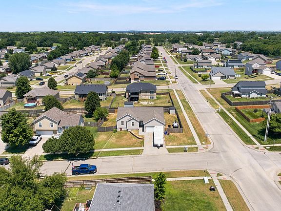 2nd image of 2804 Valley Dr