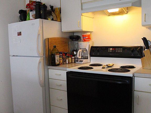 5th image of 461 NE Morton St #3G