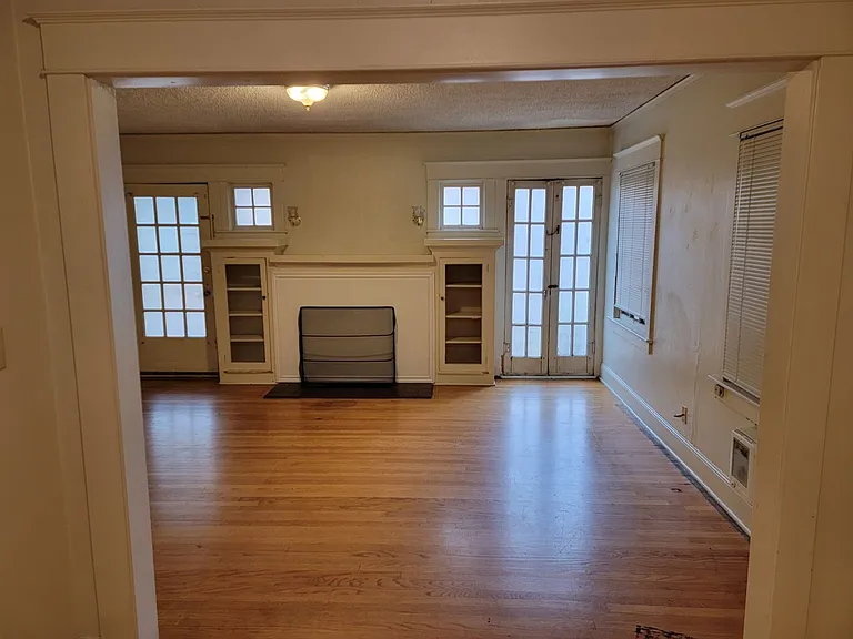 Avondale Apartments — Photo 37