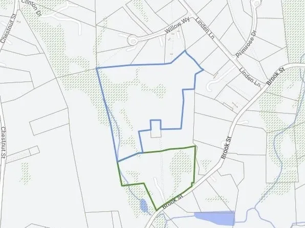 68-68R Brook St, Rehoboth, MA 02769