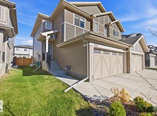 9324 Cooper Bnd SW, Edmonton, AB T6W4M4