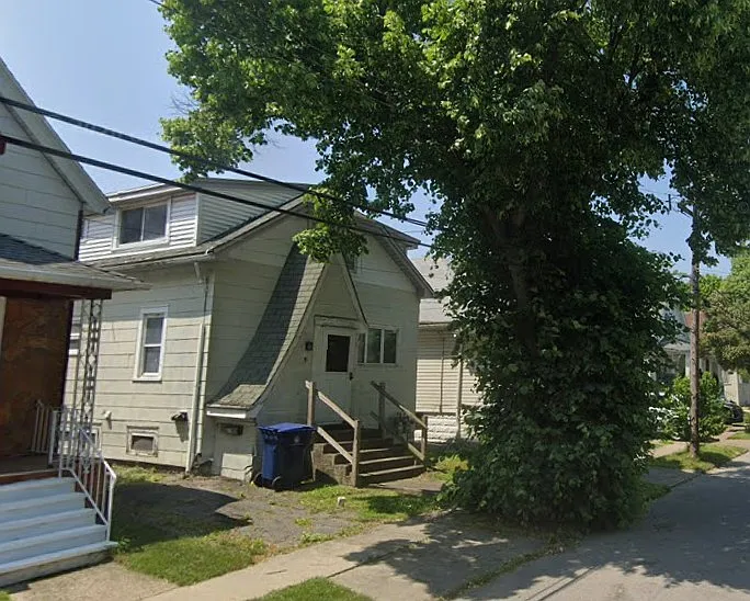 20 Keystone St #2