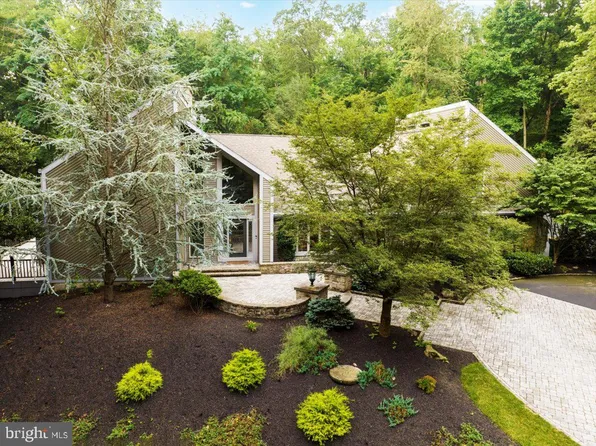 402 Arrowhead Trl, Sinking Spring, PA 19608