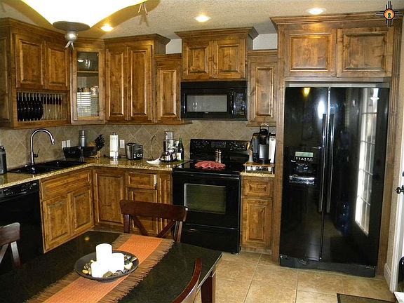5th image of 313 Carmel Dr
