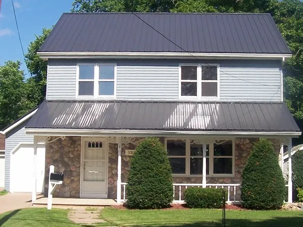 122 N Clinton Ave, Clintonville, WI 54929