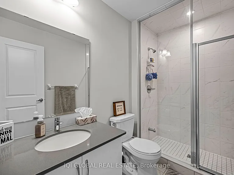 585 Colborne St #1303 — Photo 32