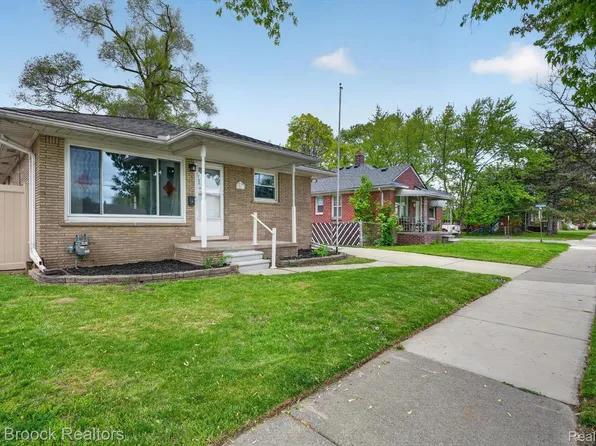 3062 Ferris Ave, Lincoln Park, MI 48146