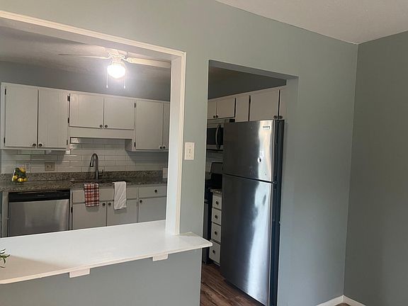 2nd image of 30 Sandalwood Cir