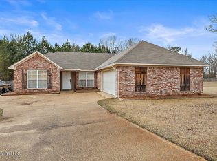 206 Roxbury Cv, Florence, MS 39073