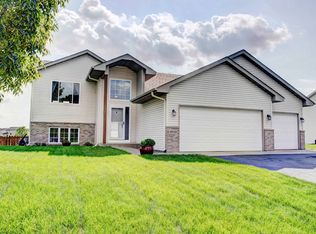 10615 51st St NE, Albertville, MN 55301