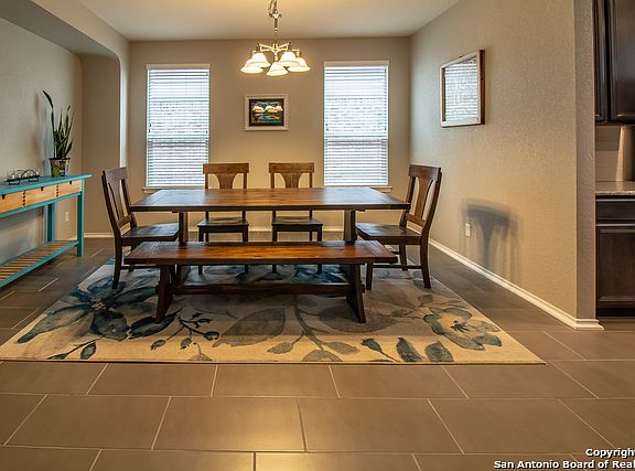 5th image of 4607 Montrose Wood