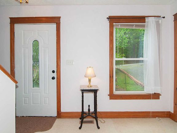 2nd image of 17 Rockwood Ln