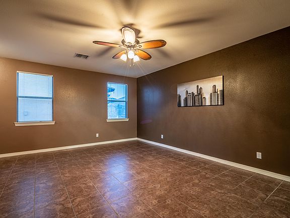 5th image of 316 Emerald Way St