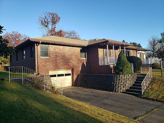 3rd image of 792 Eastwood Dr