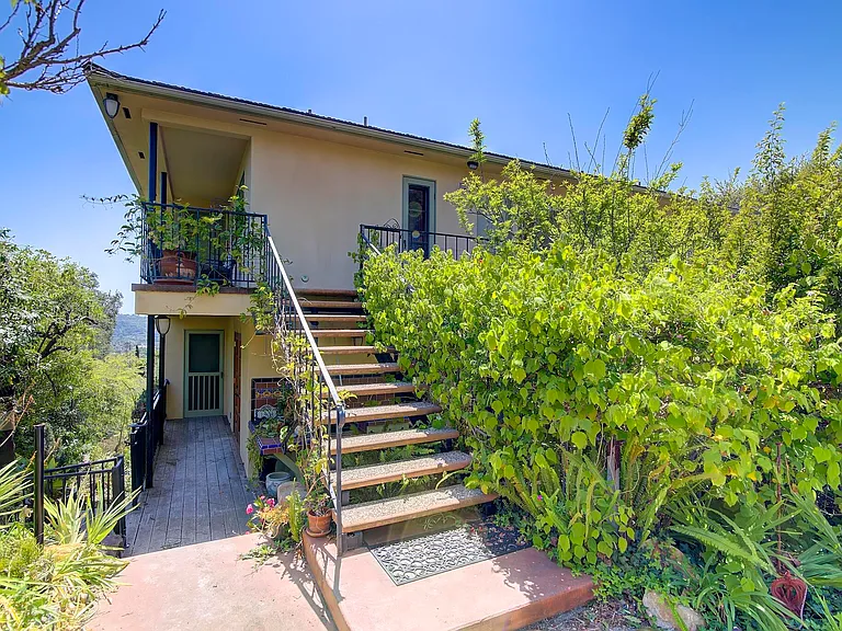 1802 Loma St — Photo 4