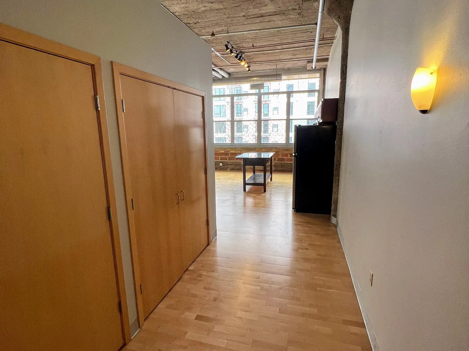 2 bed, 1022 sqft, $2,100 — Photo 3