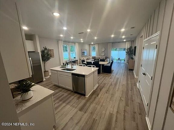 5th image of 14639 MACADAMIA Lane