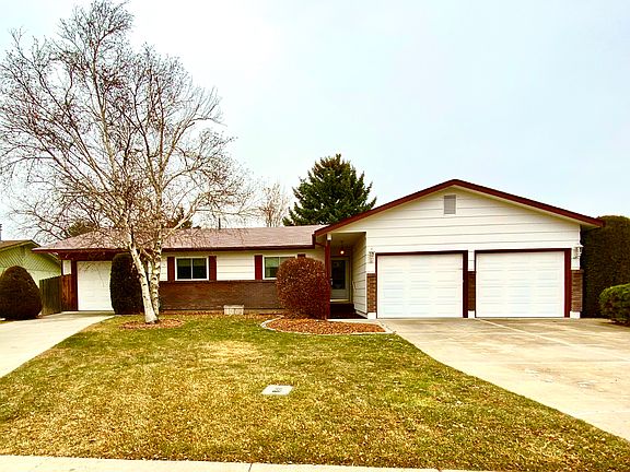 2nd image of 570 Park Terrace Dr