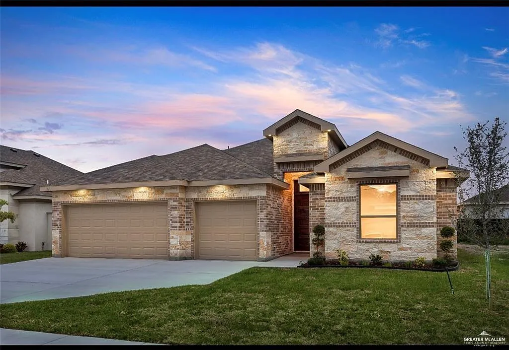 4 bed, 2.5 bath, 2150 sqft, $2,600 — Photo 2