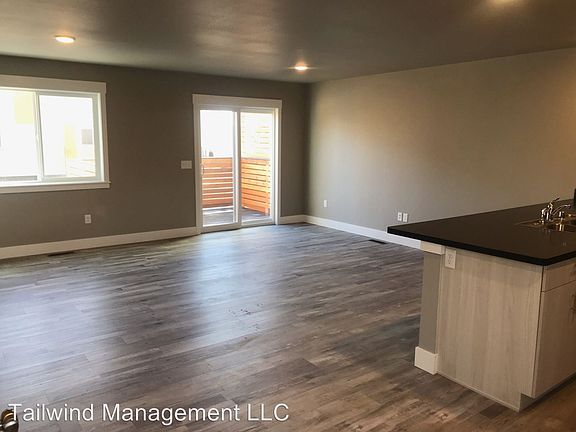 4th image of 3109 Colton Blvd #2
