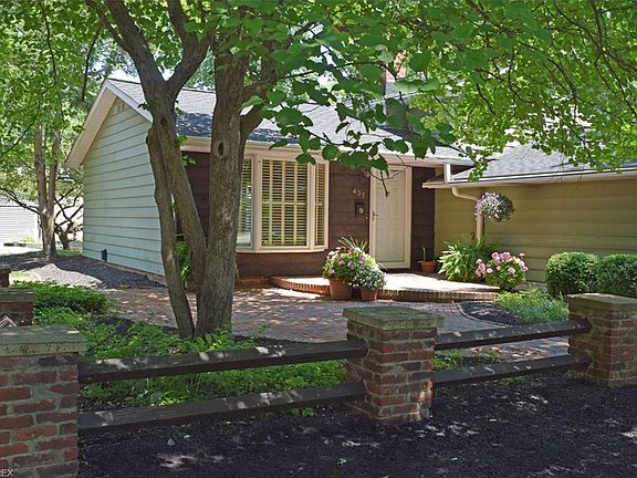 2nd image of 437 Waterbury Dr