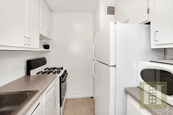 Rented by Halstead Real Estate | media 19