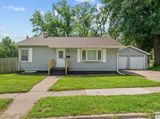 3003 Telegraph Rd, Davenport, IA 52804