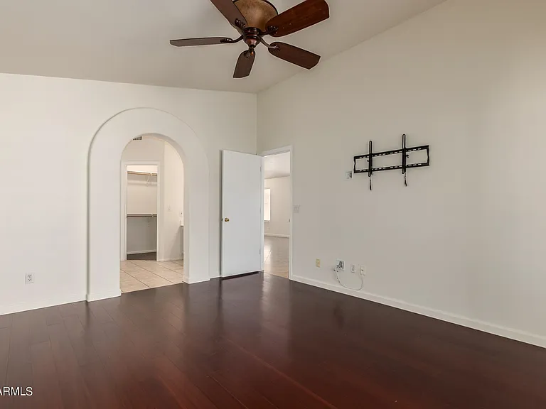 4634 E Grovers Ave — Photo 17