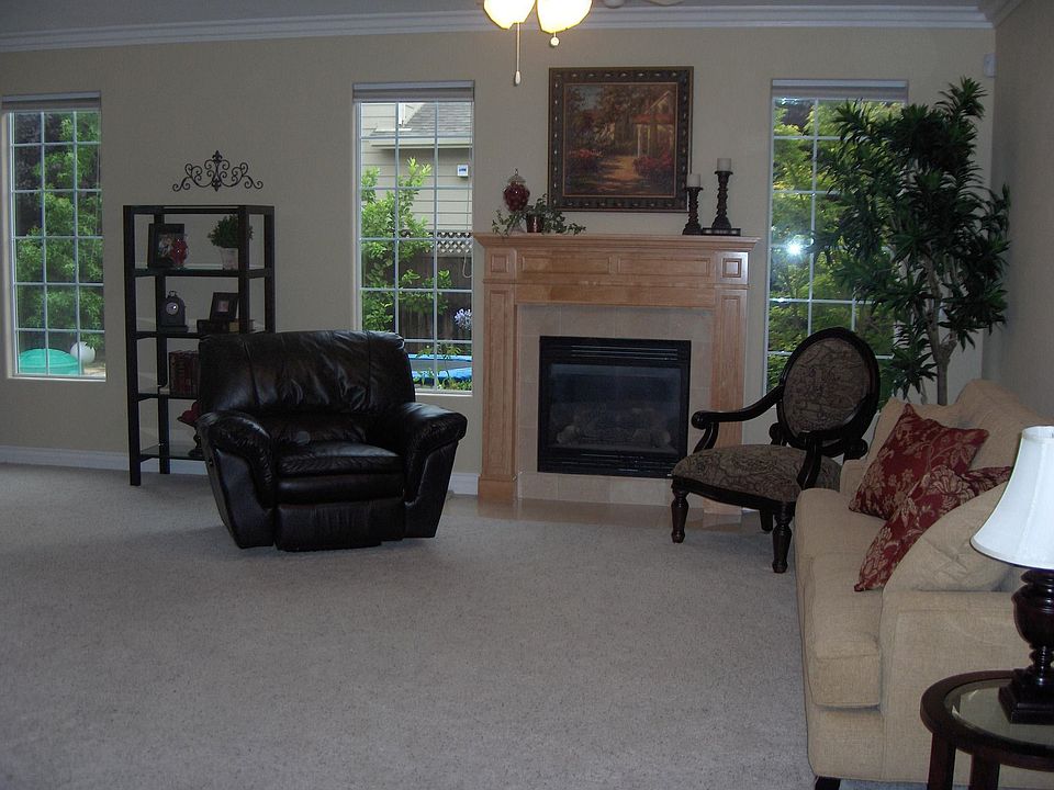 2nd image of 475 Calle Viento