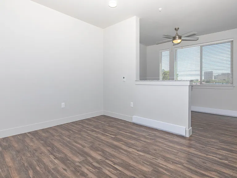 532 CO — Photo 14