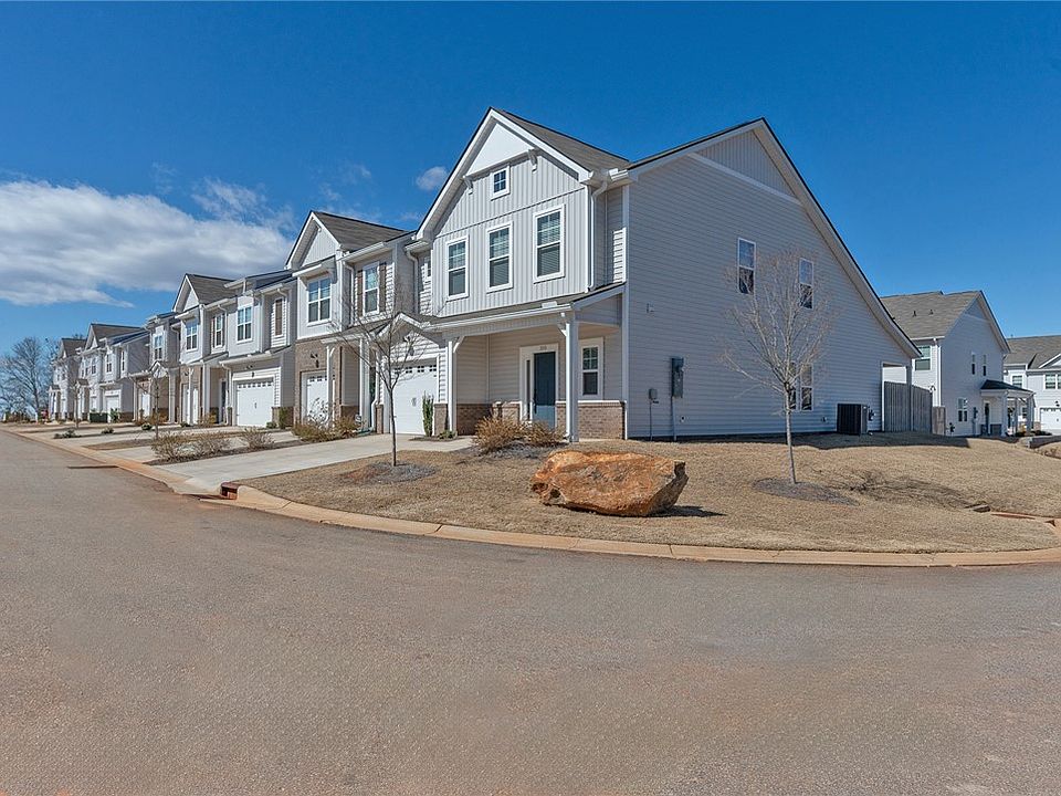 1st image of 100 Rock Cress Trl