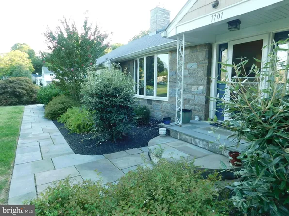 1701 S Crescent Blvd, Yardley, PA 19067