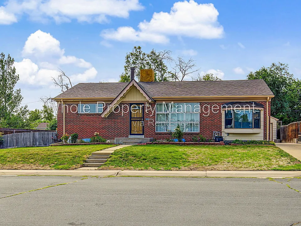 1406 E 108th Pl