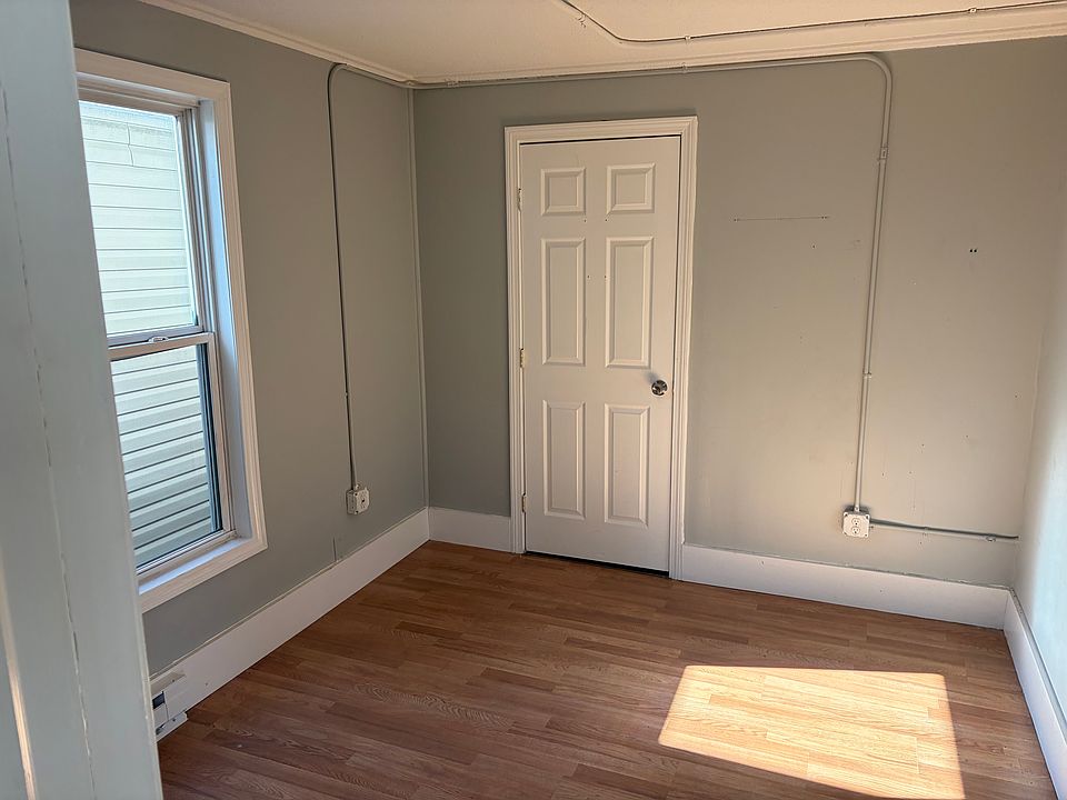 1st image of 17 Loring St
