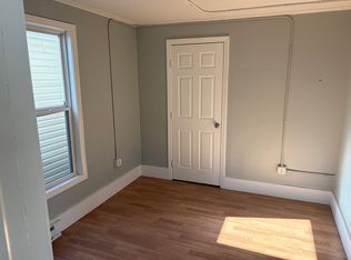 17 Loring St, Springfield, MA 01105