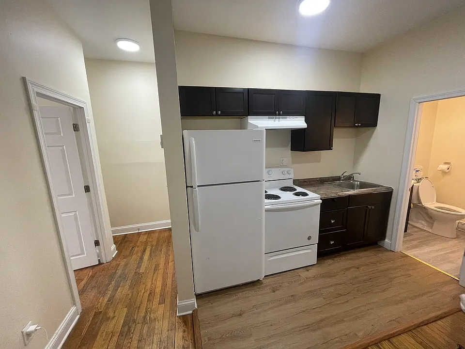 894 Huntington Ave #4