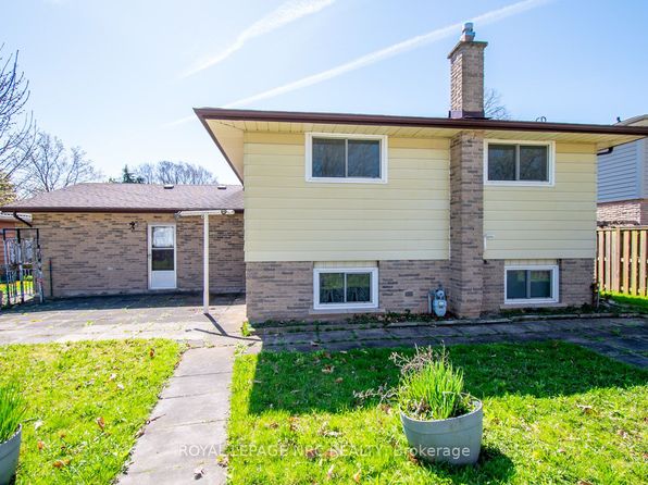 18 McColl Dr, Welland, ON L3C 3L7