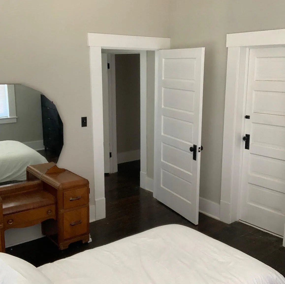 11 bed, 4096 sqft, $950 — Photo 2