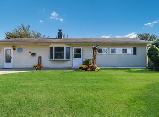 64 Sugarmaple Ln, Levittown, PA 19055