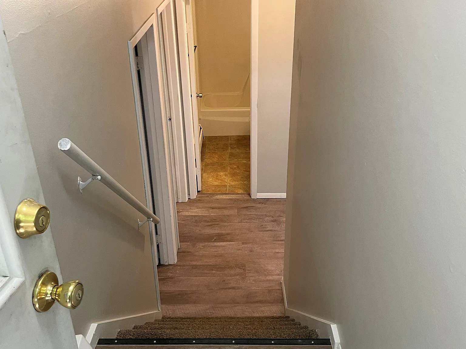 2 bed, 850 sqft, $1,200 — Photo 2