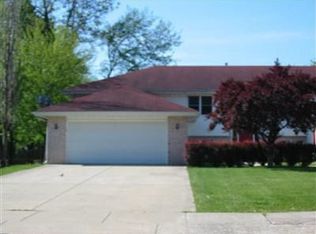 929 Monterrey Ct, Crown Point, IN 46307