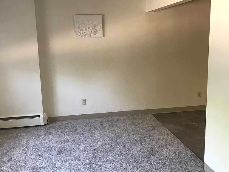 Richfield Square Apartments — Photo 37