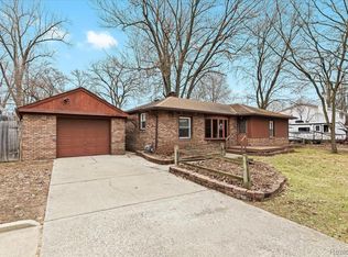 16524 Rougeway St, Livonia, MI 48154