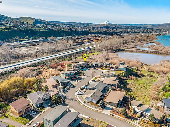 4th image of 162 Blue Heron Ct