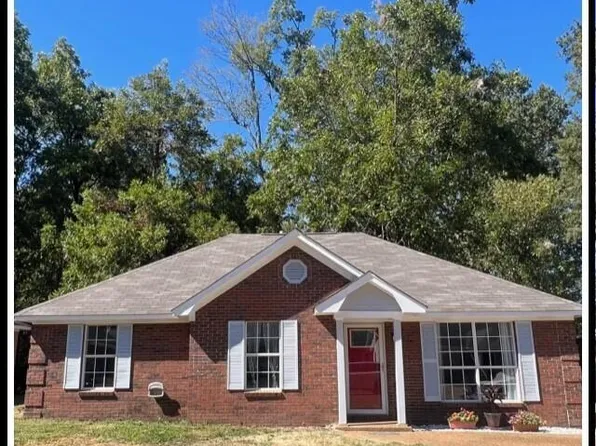102 Steven Ln, Batesville, MS 38606