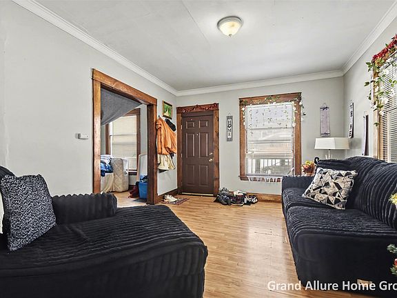 3rd image of 1737 Madison Ave SE