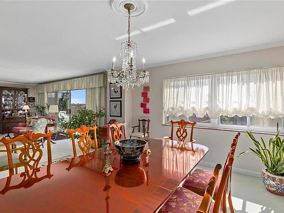 5th image of 310 W 49th St APT 903